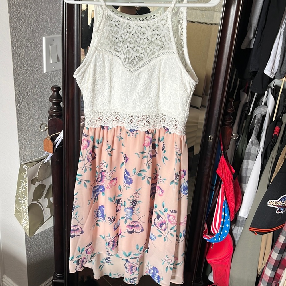 High low summer dress! Lace top to pink floral bottom! Size 1 brand by by